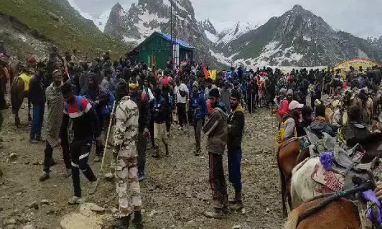 J-K: Amarnath Yatra resumes on Pahalgam route as weather improves J-K: Amarnath Yatra resumes on Pahalgam route as weather improves
