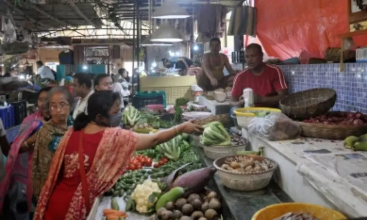 Heavy rains, poor supplies led to soaring vegetable prices Heavy rains, poor supplies led to soaring vegetable prices