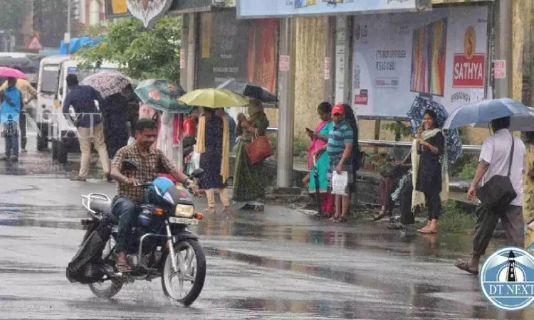 Chennai experiences light rain, likely to continue for the next few hours