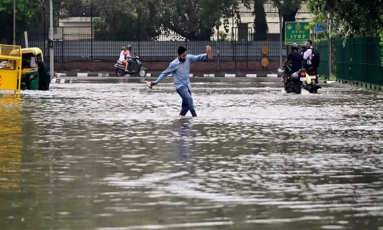 Torrential rain, floods kill 22 across northern India Torrential rain, floods kill 22 across northern India