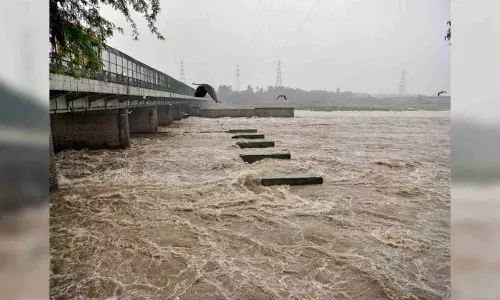 Delhi: Yamuna flows over danger mark at 206.24 mm