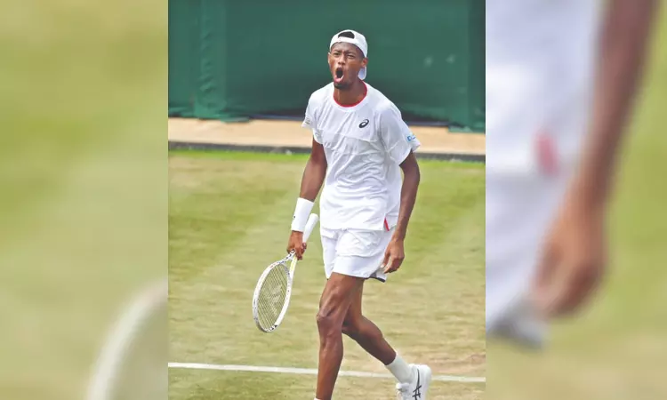 Eubanks ends Tsitsipas’ run in fourth round
