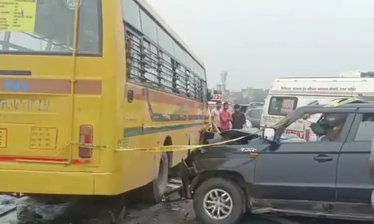 6 killed in school bus-car collision on Delhi-Meerut Expressway near Ghaziabad 6 killed in school bus-car collision on Delhi-Meerut Expressway near Ghaziabad