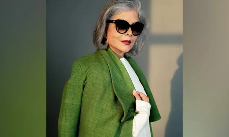 Zeenat Aman motivates fans to flaunt their grey hair