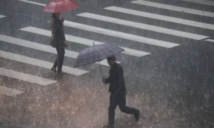 6 dead, 3 missing as heavy rain lashes Japan