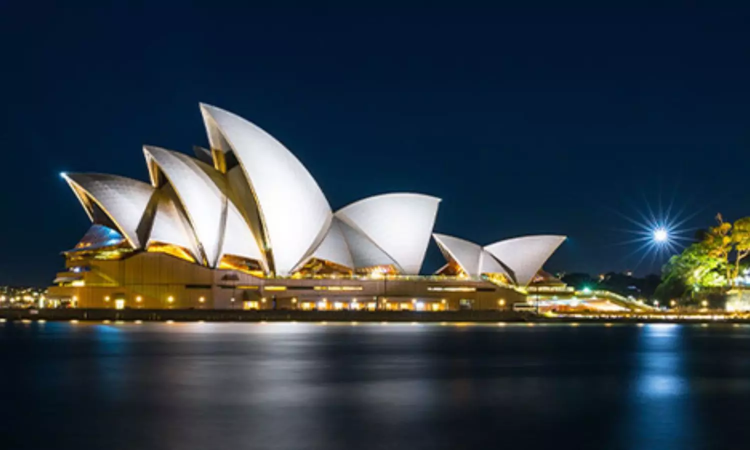 New Zealand sees largest net migration loss to Australia in near-decade New Zealand sees largest net migration loss to Australia in near-decade