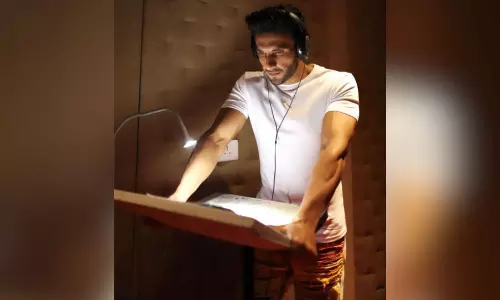 Ranveer completes dubbing for Rocky Aur Rani..., drops a glimpse