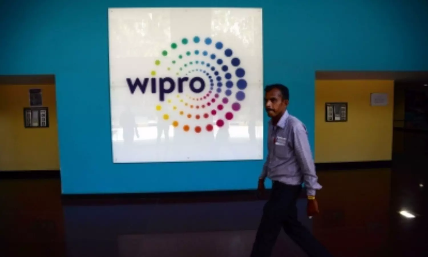 Wipro logs higher net and revenue in Q1
