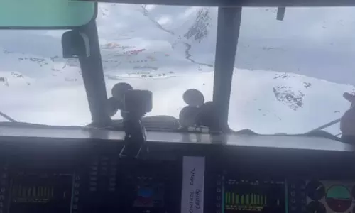 Evacuation over, 70,000 tourists rescued, Himachal CM