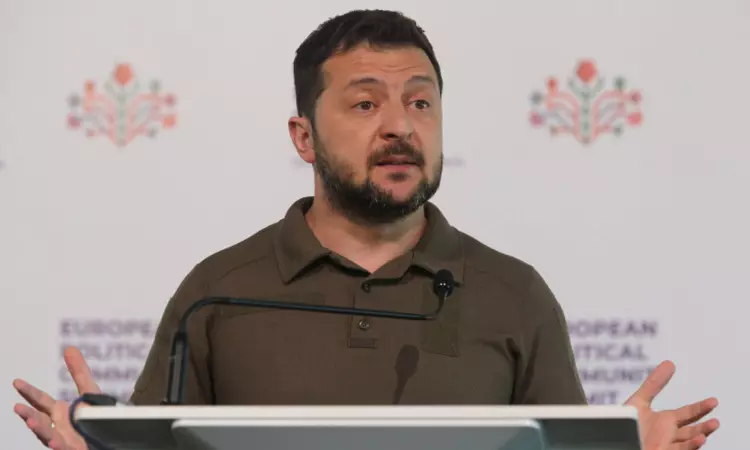 Zelensky warns of Russian efforts to halt Kyivs troops