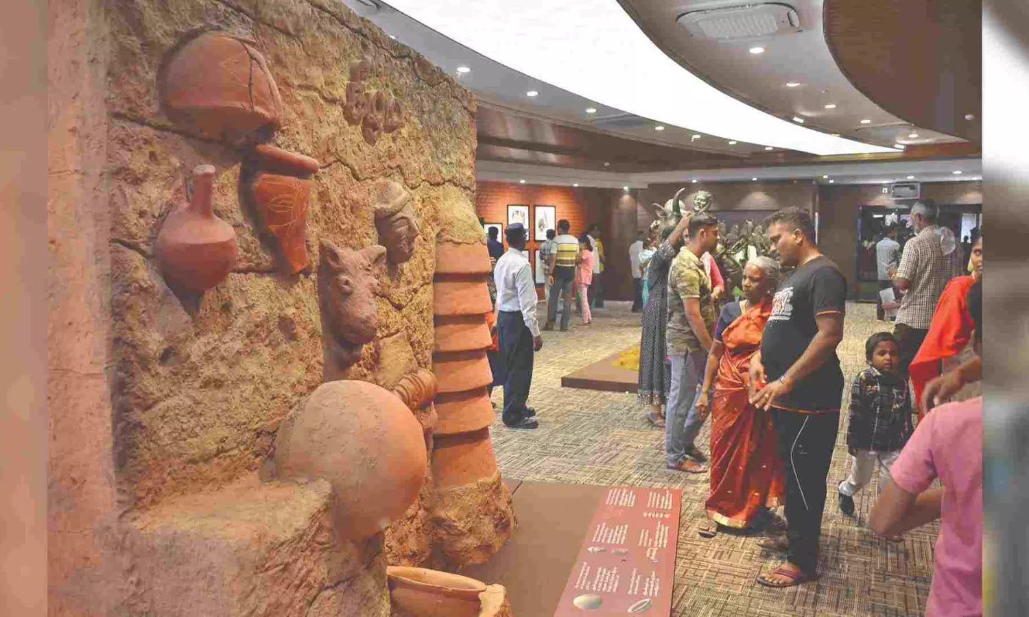 Visitors hail Kalaignar Centenary Library as new wonder of Madurai Visitors hail Kalaignar Centenary Library as new wonder of Madurai