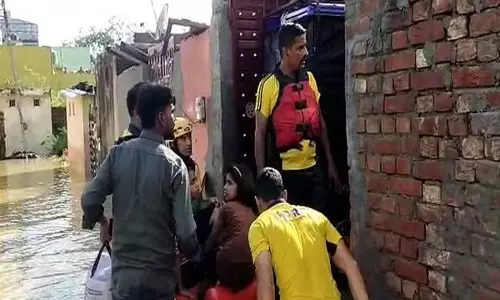 Uttarakhand flood: SDRF safely rescues pregnant woman from flooded area