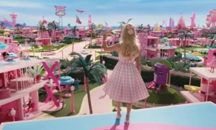 Margot Robbie: In Barbie Land, its the opposite; women Barbies run everything Margot Robbie: In Barbie Land, its the opposite; women Barbies run everything
