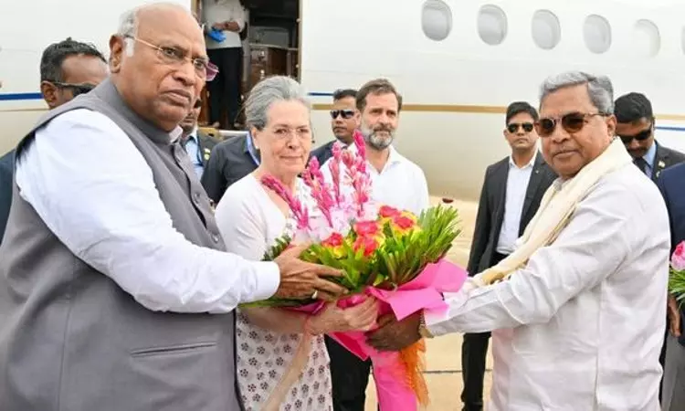 Sonia, Kharge, Rahul Gandhi arrive at Bengaluru ahead of joint Oppn meeting