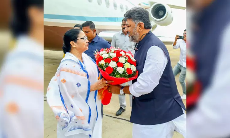 Mamata ducks the media before leaving for Oppn meet in Bengaluru