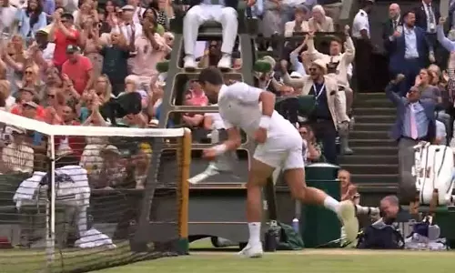 Djokovic hit with hefty fine after smashing racket in Wimbledon final