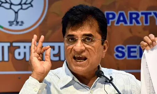 Kirit Somaiya under opposition fire over video, Fadnavis announces probe Kirit Somaiya under opposition fire over video, Fadnavis announces probe