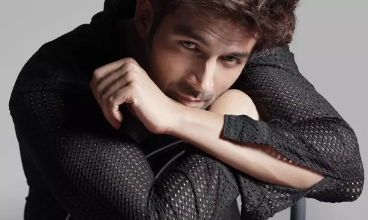 Kartiks post leaves fans wondering if romantic film is on the cards