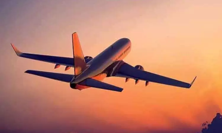 Man misbehaves with a woman in flight, detained, let off after a warning Man misbehaves with a woman in flight, detained, let off after a warning