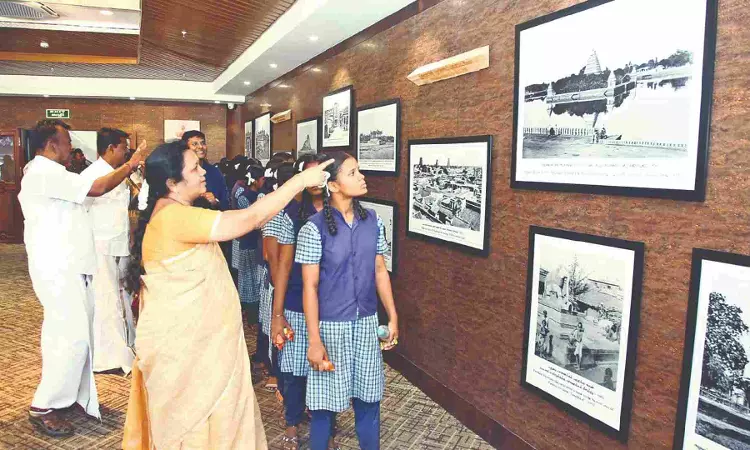 Corpn students visit Kalaignar library