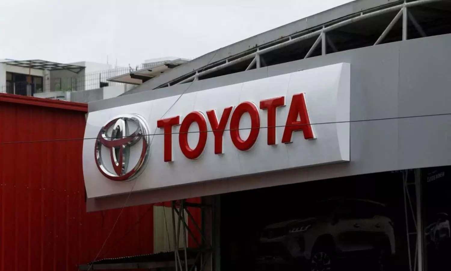 Toyota eyes lunar rover powered by regenerative fuel cell tech