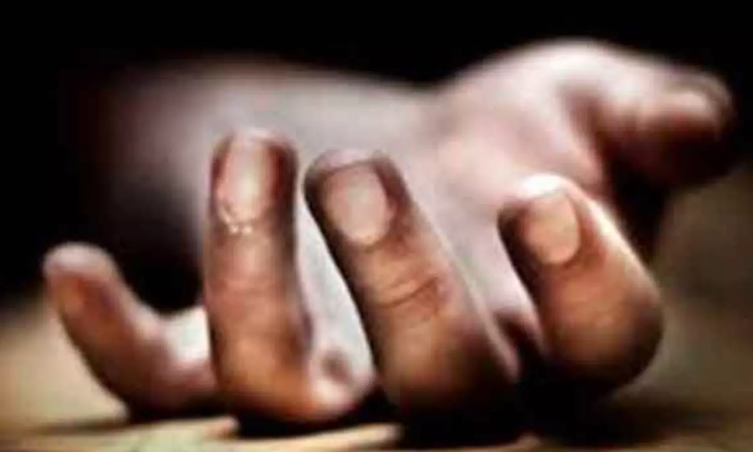 Four-yr-old dead after fall from first floor balcony