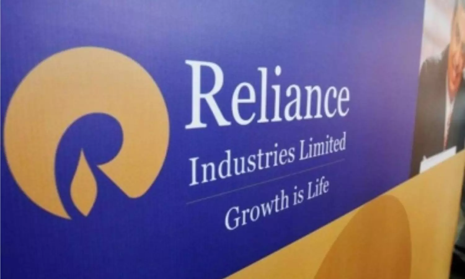 Reliance Industries Ltd posts Rs 2.31L cr consolidated revenues for Q1