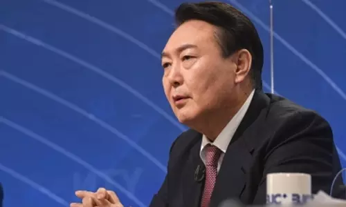 SKorean Presidents approval rating inches up to 33%