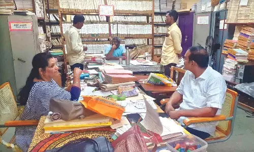DVAC seizes Rs 5 lakh unaccounted cash from sub-registrar office