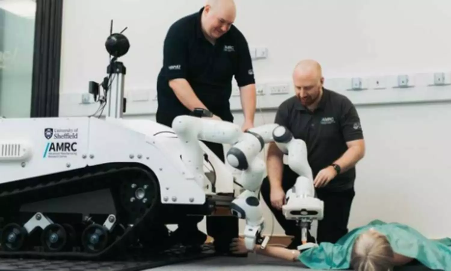 Novel robot medic to save lives in humanitarian disasters developed
