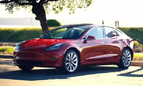 Tesla offers one-time free FSD software transfer for your second car