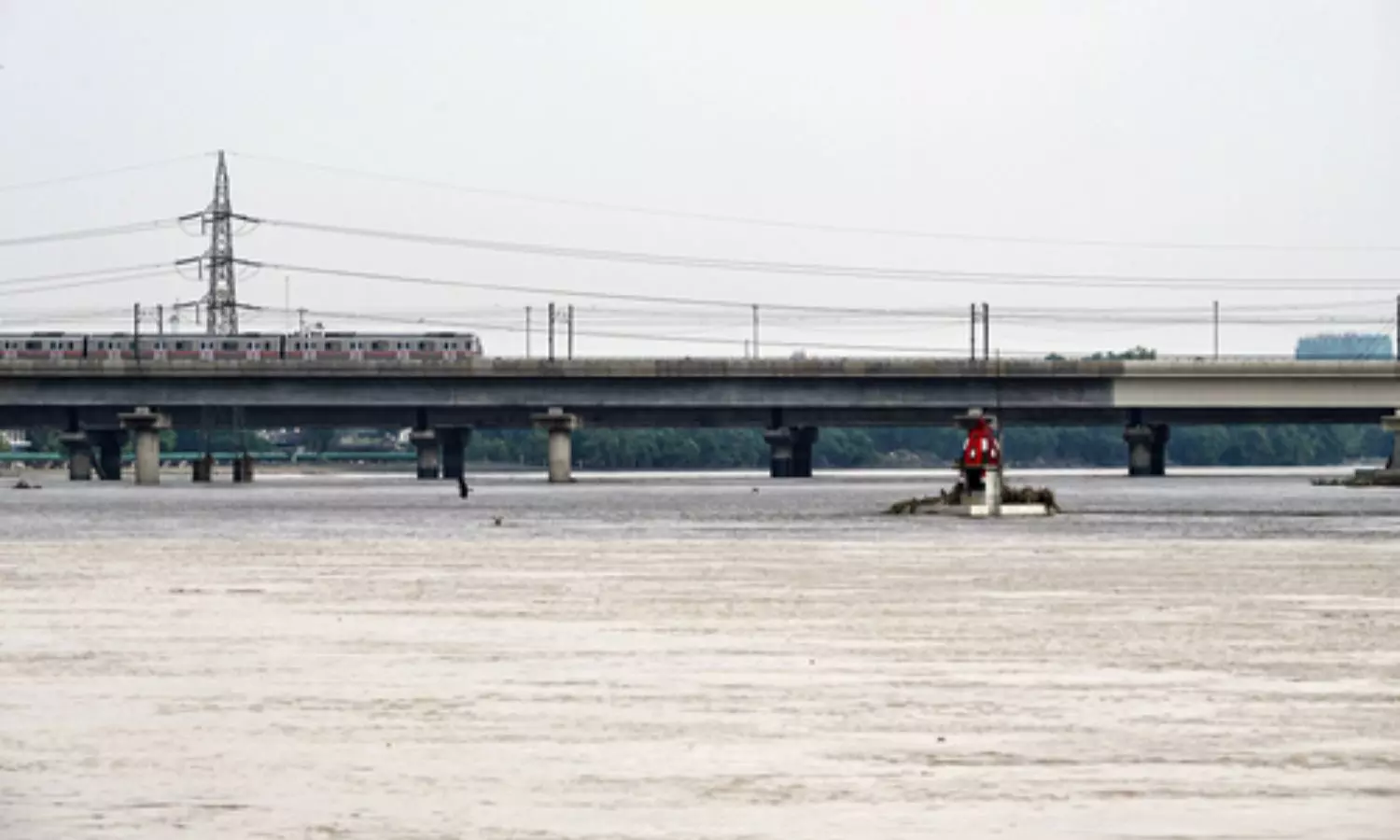 Delhi: Yamuna flowing above danger mark, water level reaches 206.35m