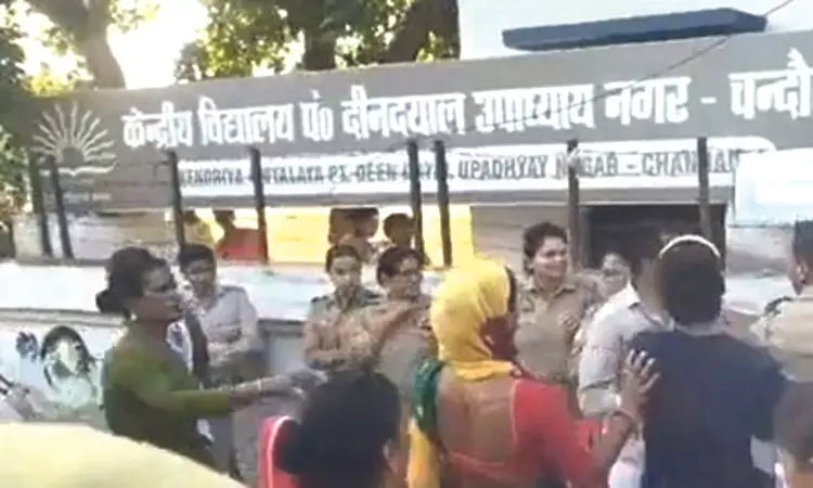 Video of woman threatening cops not from Manipur Video of woman threatening cops not from Manipur