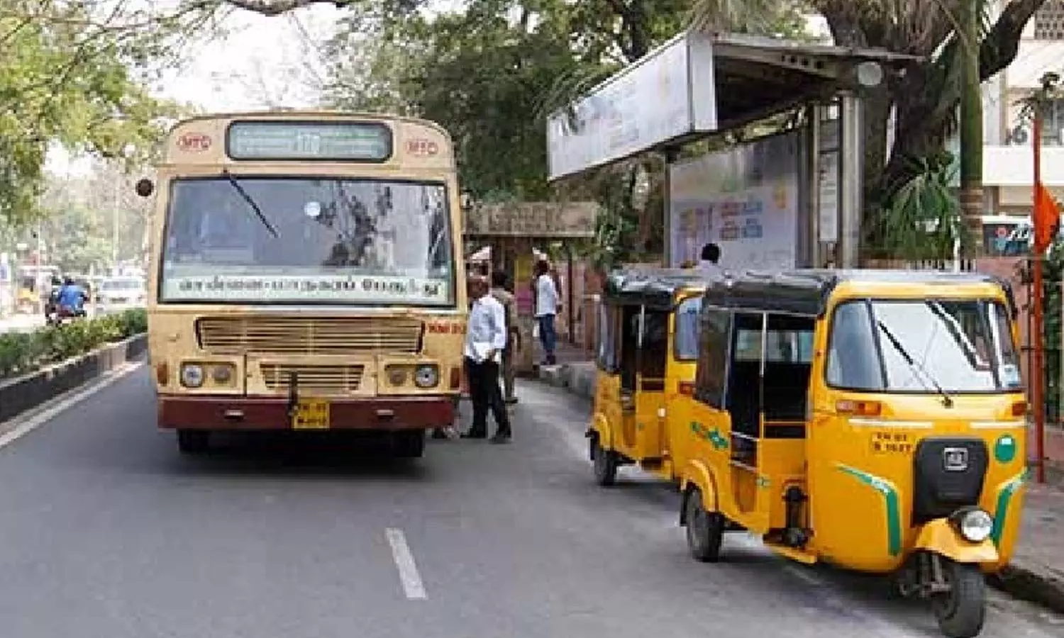 Chennai college students made to regulate traffic for ruckus atop MTC bus