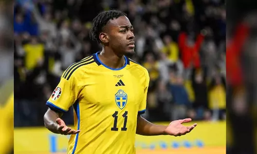 Forest sign Swedish forward Elanga from United