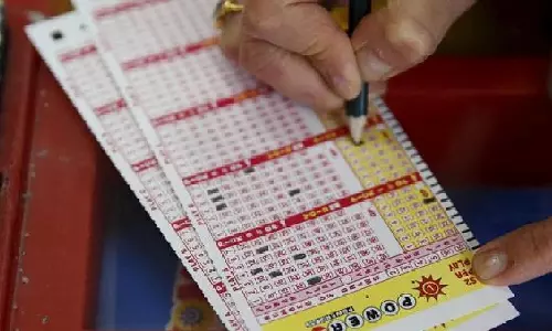 Kerala civic workers hit Rs 10 cr jackpot