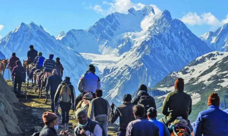 Fresh batch of over 2,000 pilgrims leaves Jammu for Amarnath cave