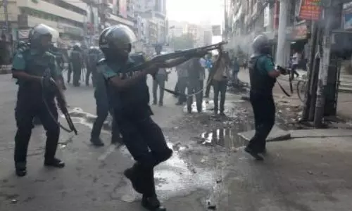 BNP supporters clash with police in Bangladesh, 90 detained BNP supporters clash with police in Bangladesh, 90 detained