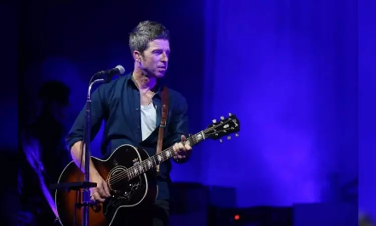 Noel Gallagher had black eye, cut face whilst brushing his teeth