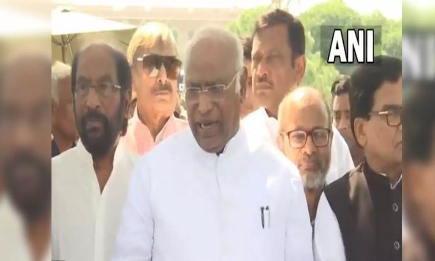 Prime Minister is not willing to come to Parliament: Mallikarjun Kharge