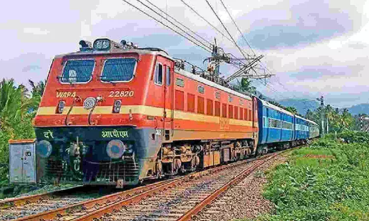 Passengers injured in stone pelting by students near Basin Bridge rly station Passengers injured in stone pelting by students near Basin Bridge rly station