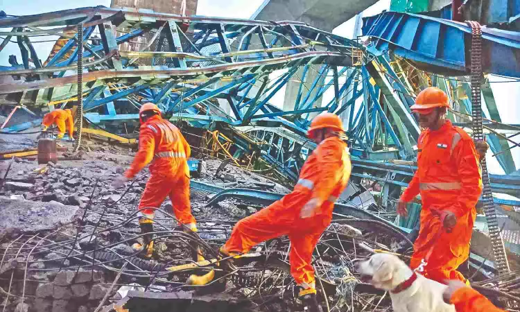 20 crushed as 700-MT girder launcher crashes in Maha 20 crushed as 700-MT girder launcher crashes in Maha