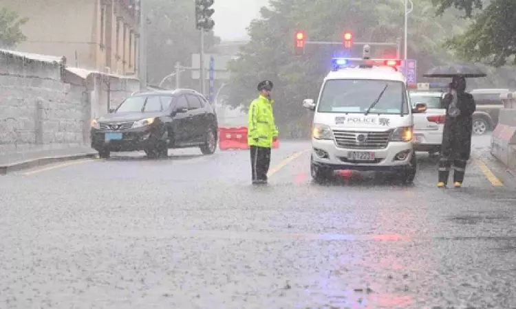 China renews alert for typhoon Khanun China renews alert for typhoon Khanun