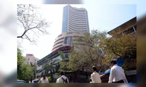 Rupee under pressure as stock markets selloff: Analyst Jateen Trivedi