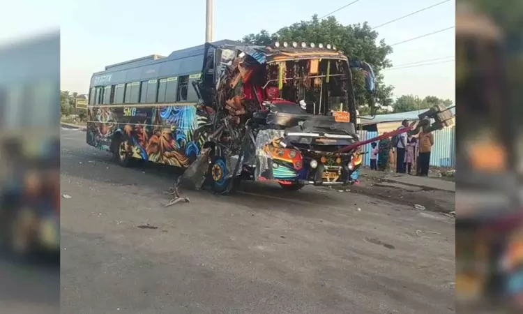 24 people injured as lorry rams into a pvt bus near Kancheepuram on NH