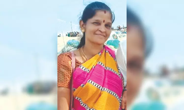 Woman saves daughters by pushing them off tracks, gets fatally hit by train