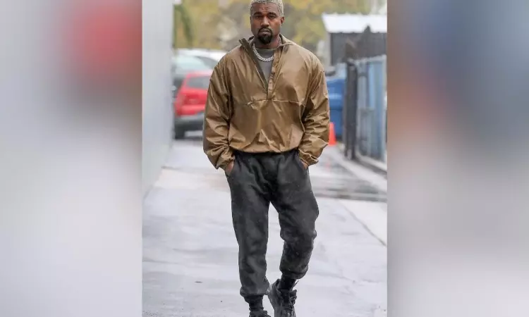Kanye Wests body odor is a serious turn-off for wife Bianca Censori