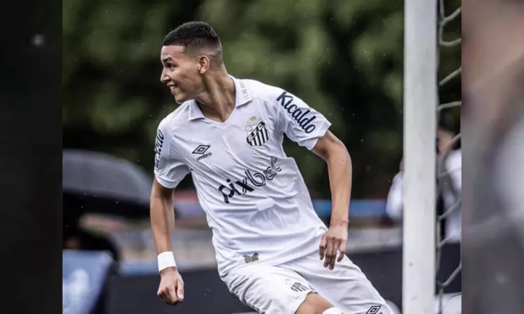 Santos forward Washington on Chelsea radar