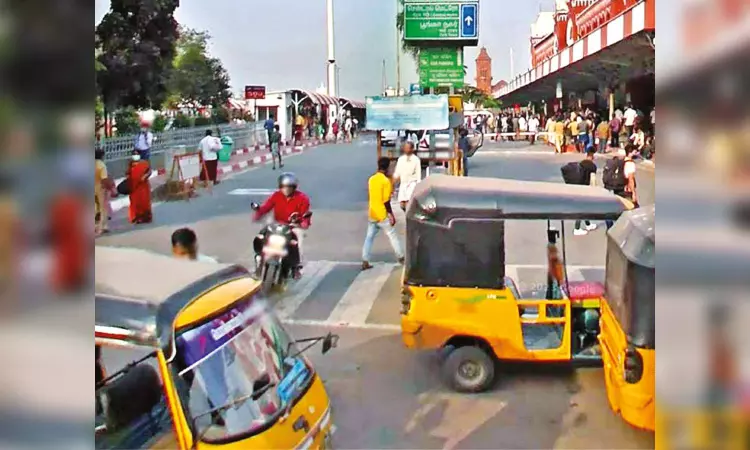 Citizen connect: Ensure pedestrian safety at Central station, urge public