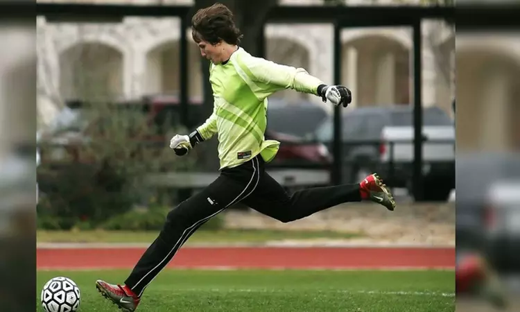 Playing football increases risk for Parkinson’s disease: Study Playing football increases risk for Parkinson’s disease: Study